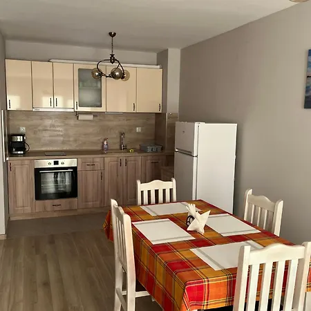 Mihaela - 2 Apartment *