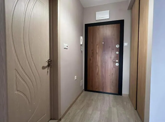 Mihaela - 2 Бургас